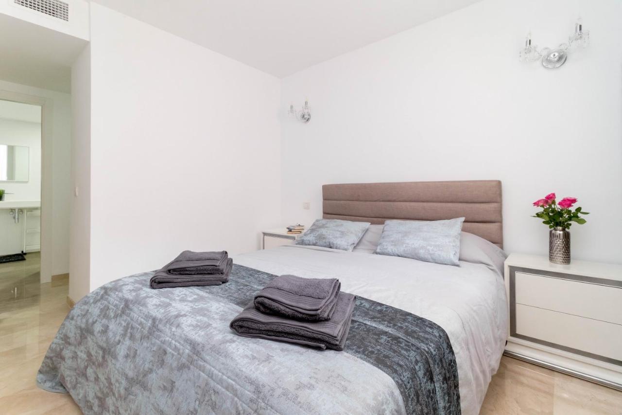 La Recoleta Apartment Торевиеха Екстериор снимка
