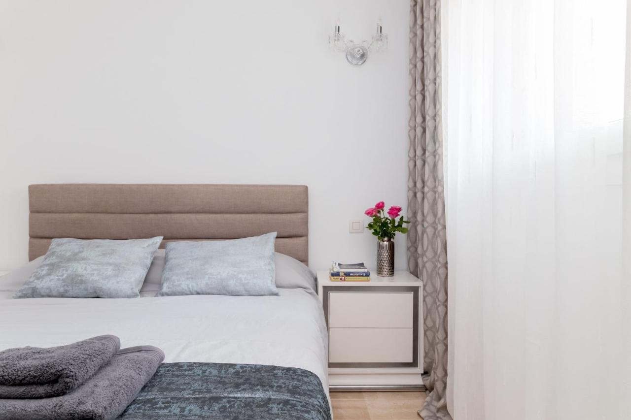 La Recoleta Apartment Торевиеха Екстериор снимка